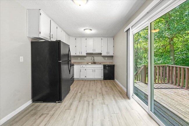 Building Photo - 9408 Big Ben Cir
