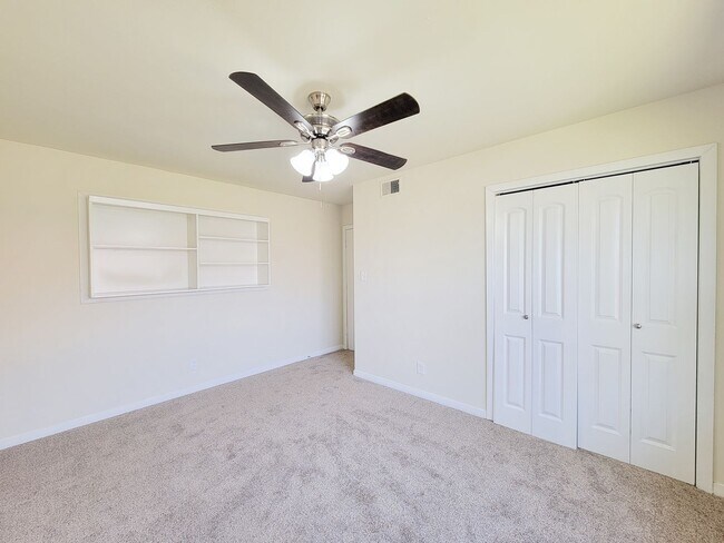 Building Photo - BEAUTIFUL REMODELED 4 BEDROOM 2 BATH HOME IN LAKE JACKSON, TEXAS