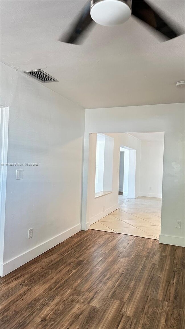 Building Photo - 4460 NE 13th Terrace