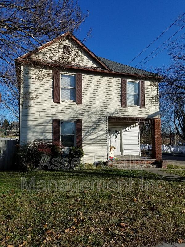 Building Photo - 1401 Hannah Ave