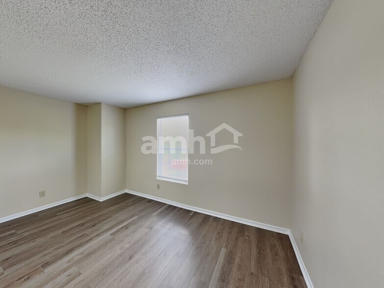 Building Photo - 2940 Hearthside Dr