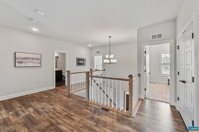 Building Photo - 598 Bleeker St
