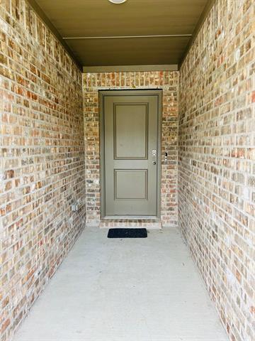 Building Photo - 2117 Rustling Oaks Dr