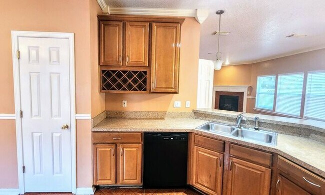 Building Photo - Spacious 4BR w/ Fenced Yard + Covered Lanai + 2 Car Garage  in Orange Park!