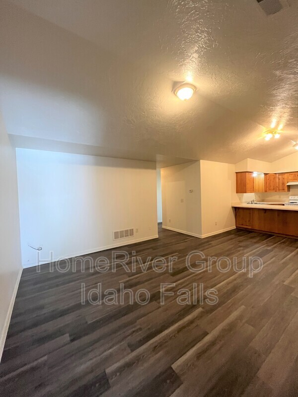 Building Photo - 1537 Canyon Ave