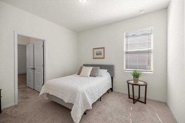 Building Photo - **Spacious 4-Bedroom, 3.5-Bath Home with Private Guest Suite and 3-Car Garage**