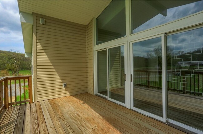 Building Photo - 102 Kathleen Dr