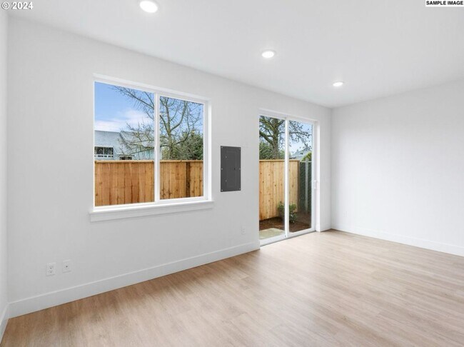 Building Photo - 2373 SE 135th Ave
