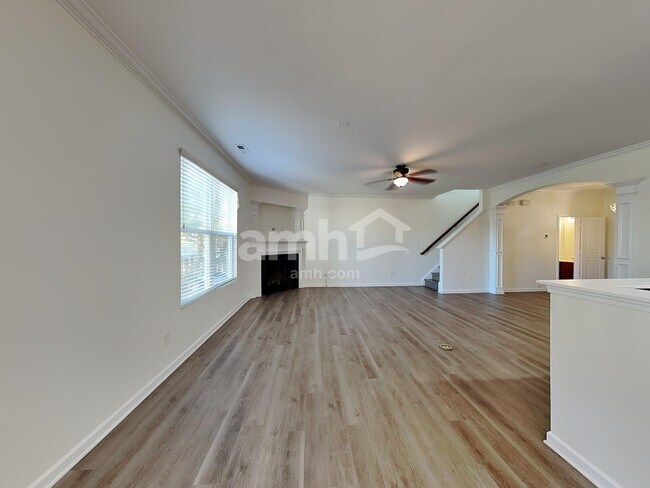 Building Photo - 6102 Lighted Way Ln