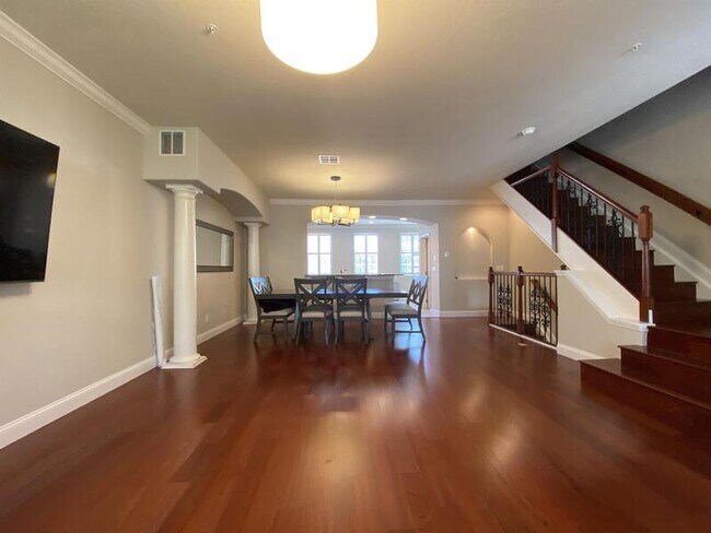 Building Photo - 4570 Virginia Dr