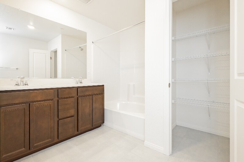 Building Photo - 2763 Fantoni St