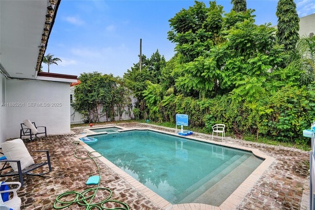 Building Photo - 3784 Sheridan Ave