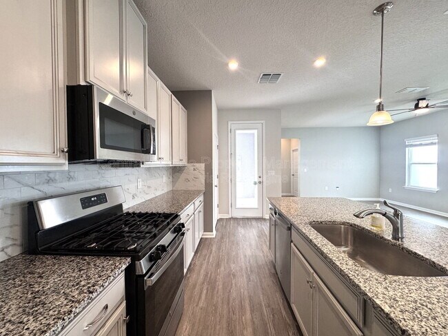 Building Photo - 5945 Glory Bower Dr