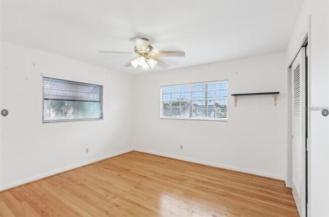 Building Photo - 8706 Elmwood Ln