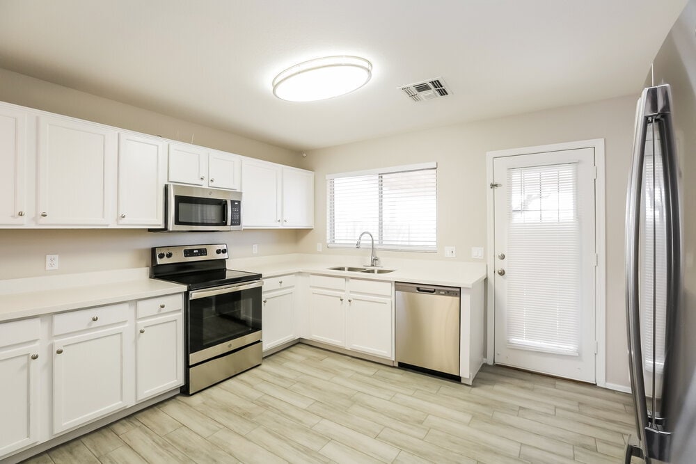 Building Photo - 9243 E Carmel Ave