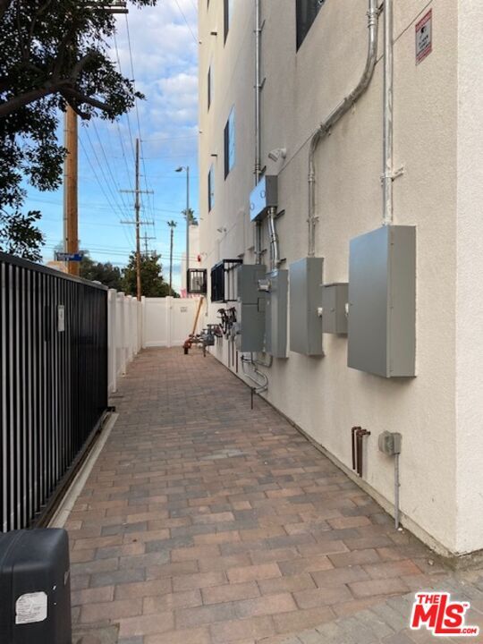 Building Photo - 9240 National Blvd