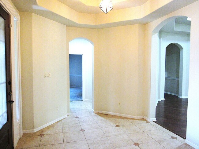 Building Photo - An amazing home in a great location