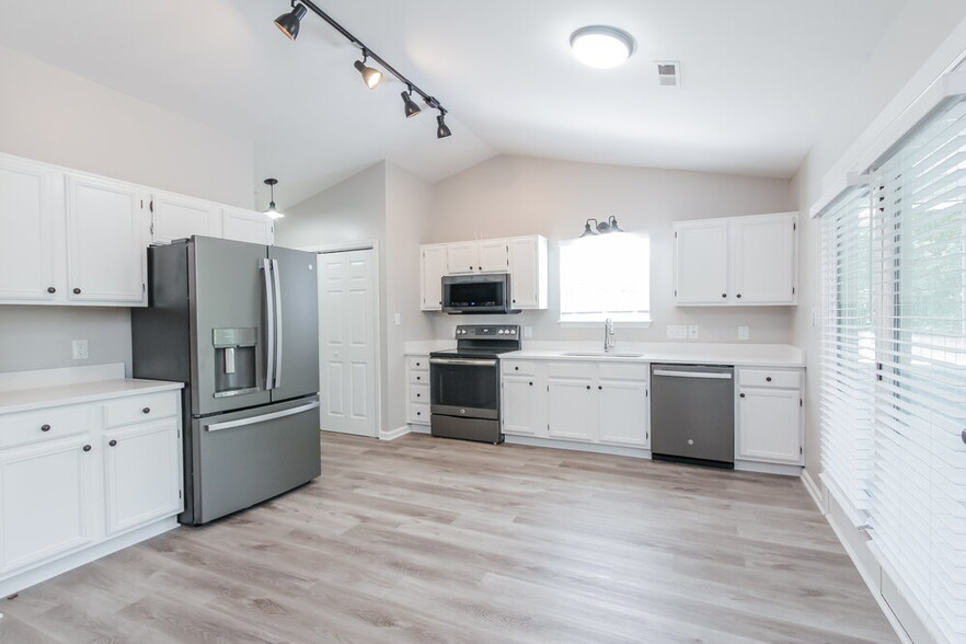 Building Photo - 4307 Emerald Ln