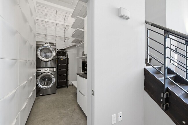 Building Photo - 60 Rausch St