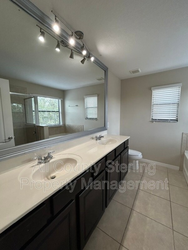 Building Photo - 1876 Leather Fern Dr