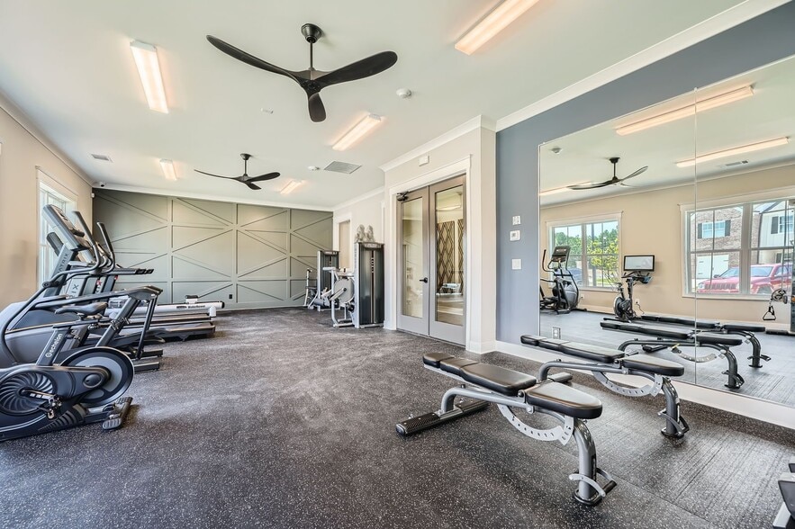 Building Photo - 132 Pyrus Ln