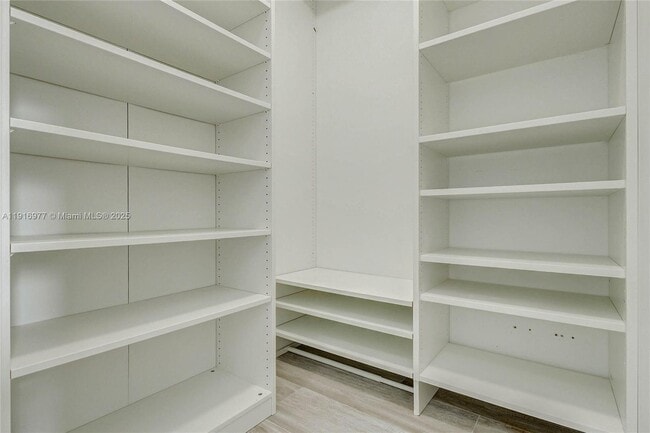 Building Photo - 121 NE 34th St