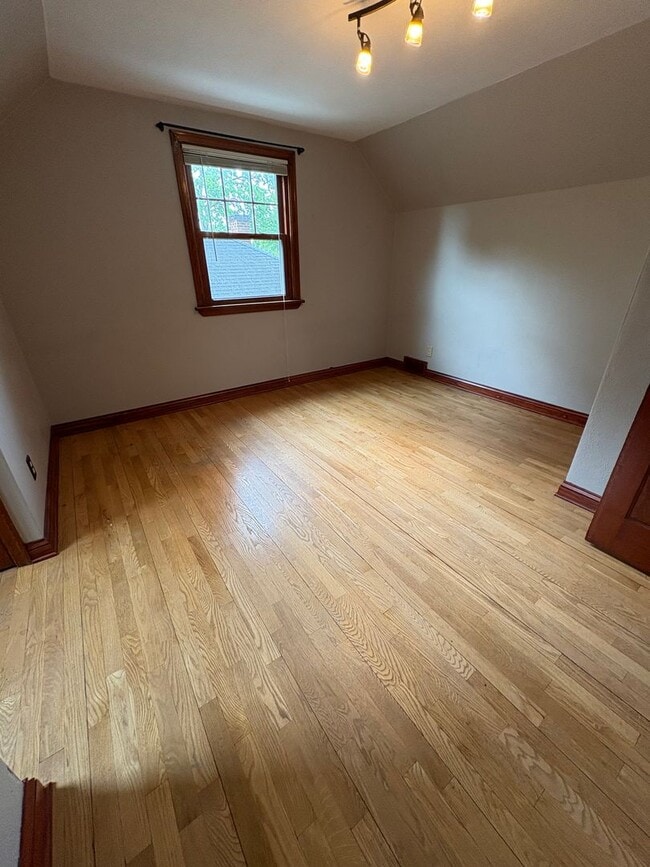 Building Photo - 3 Bedroom 1 Bath Single Family Home