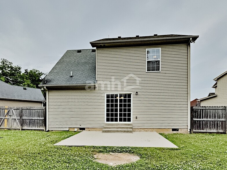 Building Photo - 2927 Painted Pony Dr