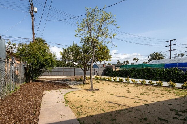 Building Photo - Fully Renovated Craftsman Home, 3-Bedroom,...
