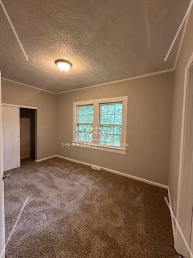 Building Photo - NEWLY RENOVATED HOME!!! 3 BEDROOM 2 BATH H...