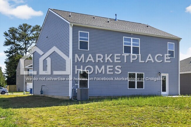 Building Photo - 3220 Highline Dr