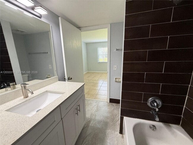 Building Photo - 4885 Arjaro Dr