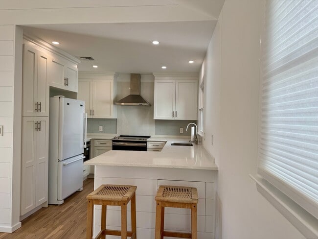 Building Photo - 15 Sunwich Rd