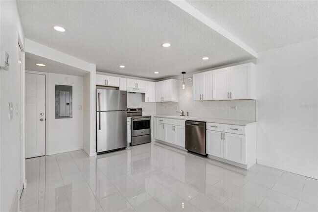 Building Photo - 450 Treasure Island Causeway