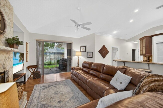 Building Photo - 13656 Carlton St