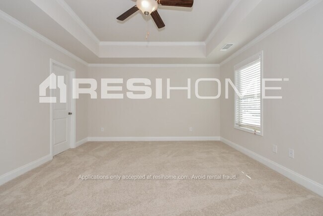 Building Photo - 3038 Faireno Pl