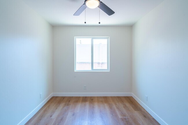 Building Photo - 6406 Shane Pl