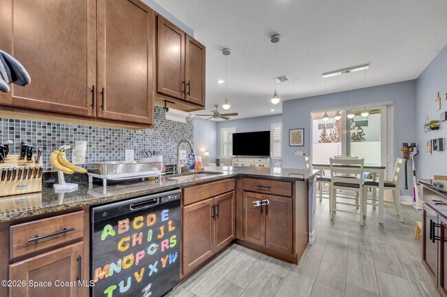 Building Photo - 1445 Isabella Dr