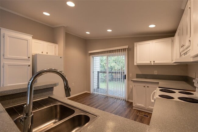 Building Photo - 4612 Blue Meadow Dr