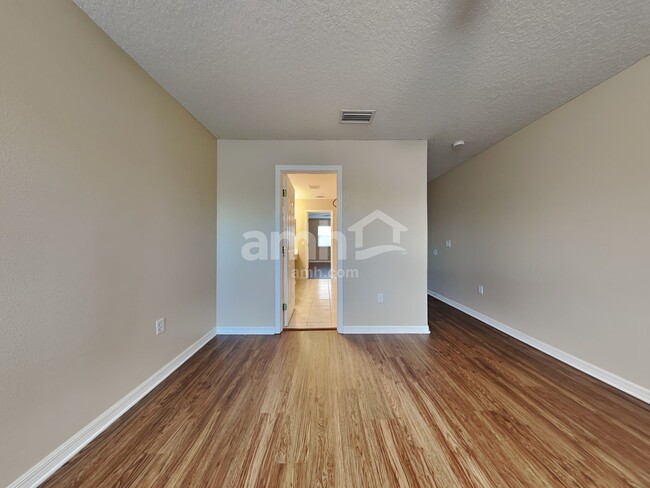 Building Photo - 8837 Royal Enclave Blvd