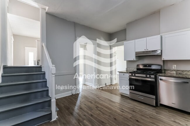 Building Photo - 664 S 38th St