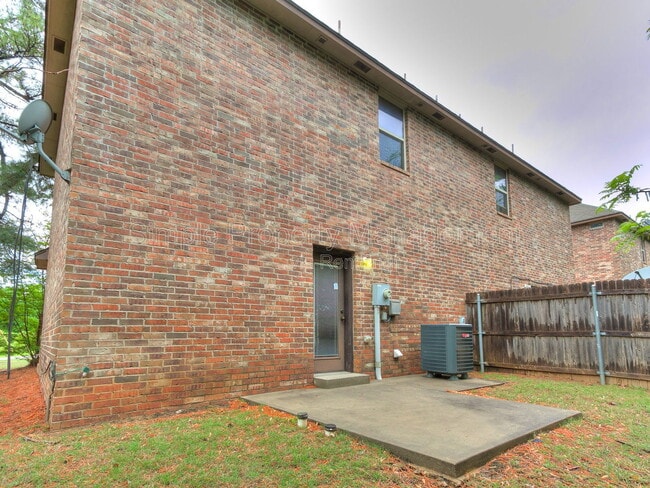 Building Photo - 2876 Muzzy St