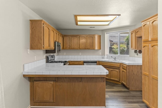 Building Photo - 10621 Tivoli Ct