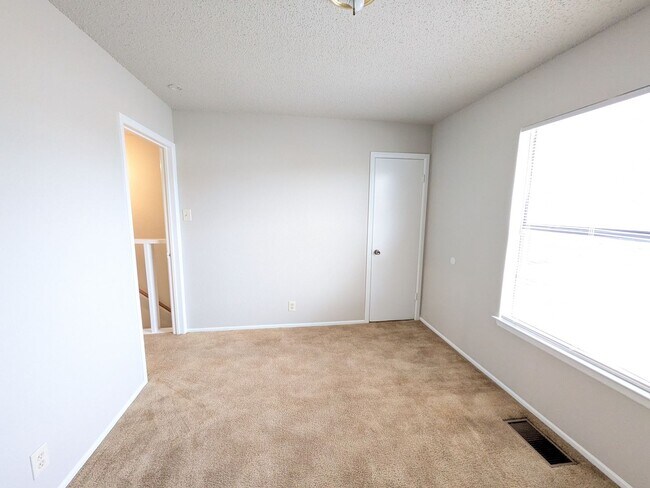 Building Photo - 330 W Byrd Blvd