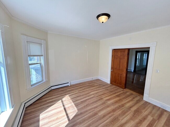 Building Photo - 15 Estabrook Ave