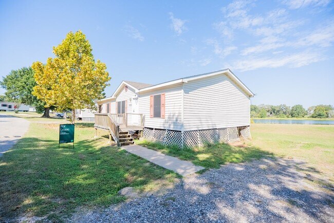 Building Photo - 30820 Peaches Way