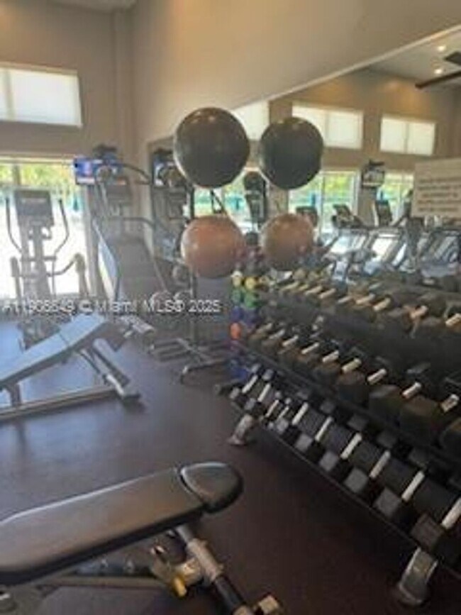 Building Photo - 1140 Lidflower St