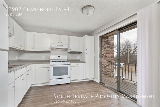 Building Photo - Spacious, Renovated 2 Bedroom in Grandview