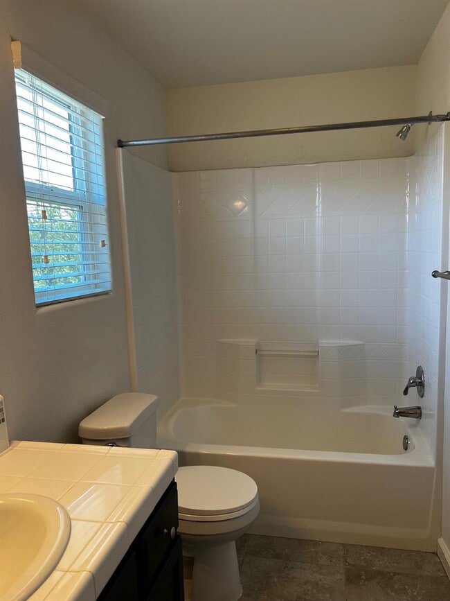 Building Photo - 7037 N Creative Dr