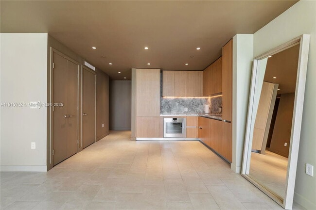 Building Photo - 500 Alton Rd